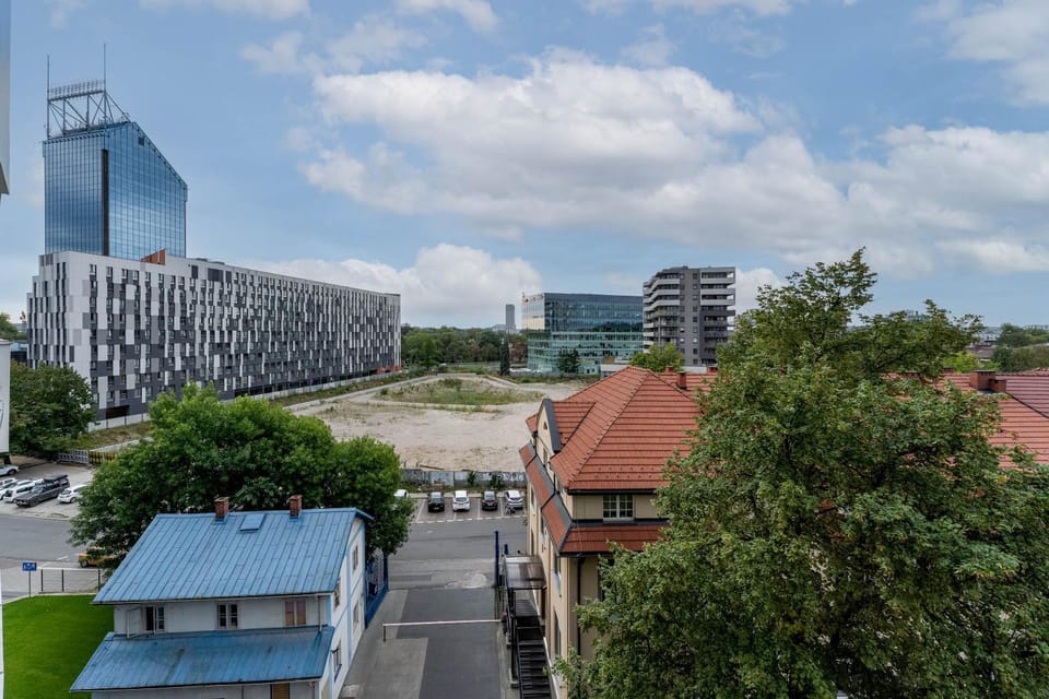 Neighbourhood, City view, Location