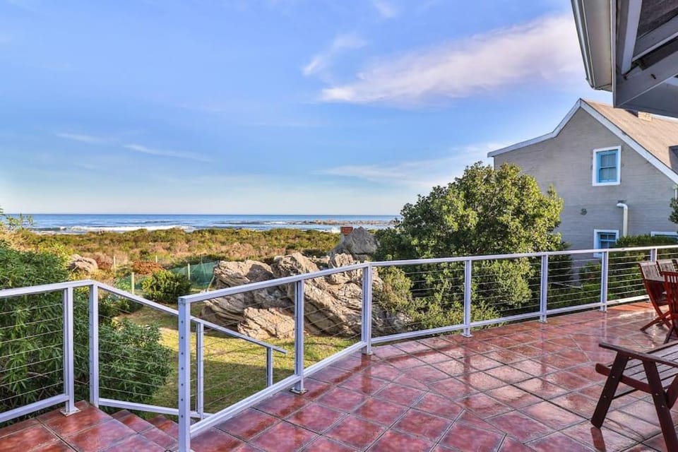 Mocha Bay House by the Sea House in Western Cape