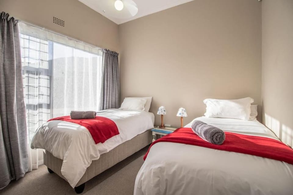 Mocha Bay House by the Sea House in Western Cape