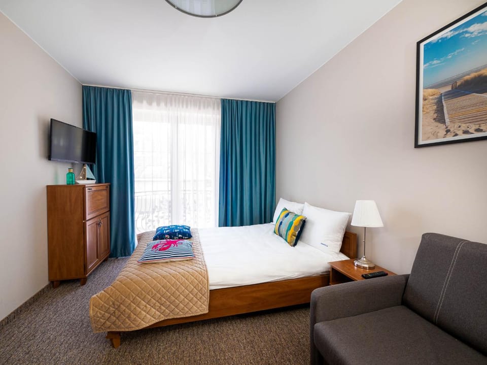 TV and multimedia, View (from property/room), Decorative detail, Area and facilities