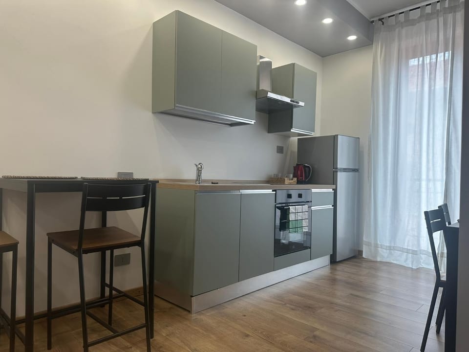 Kitchen or kitchenette, Kitchen or kitchenette, Dining area, minibar, oven, pet friendly, stove