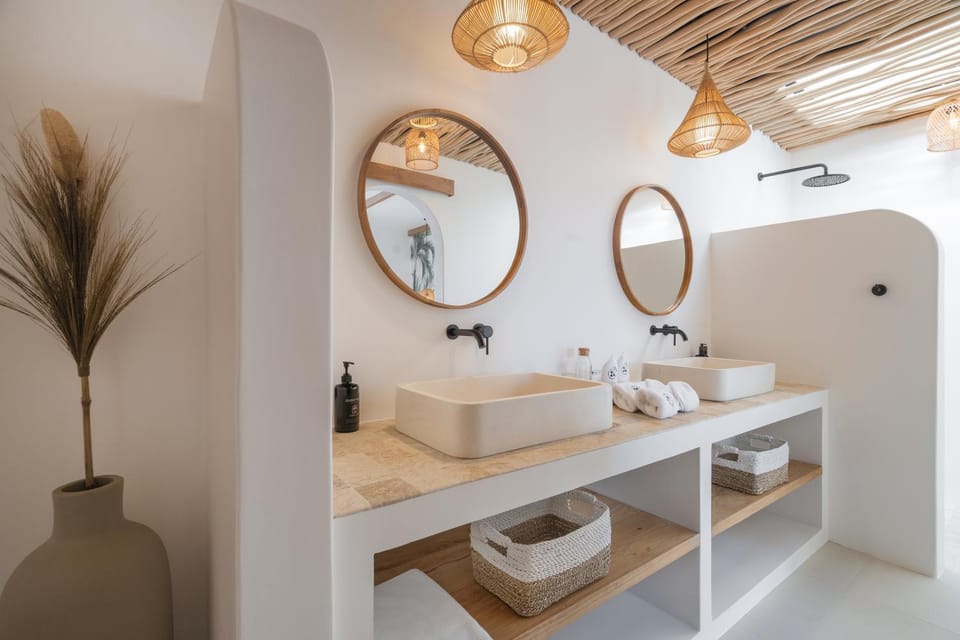 Shower, Bathroom, hair dryier, towels