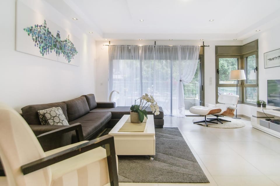 Private parking ! Central Cozy and Modern Apartment in Tel Aviv-Yafo