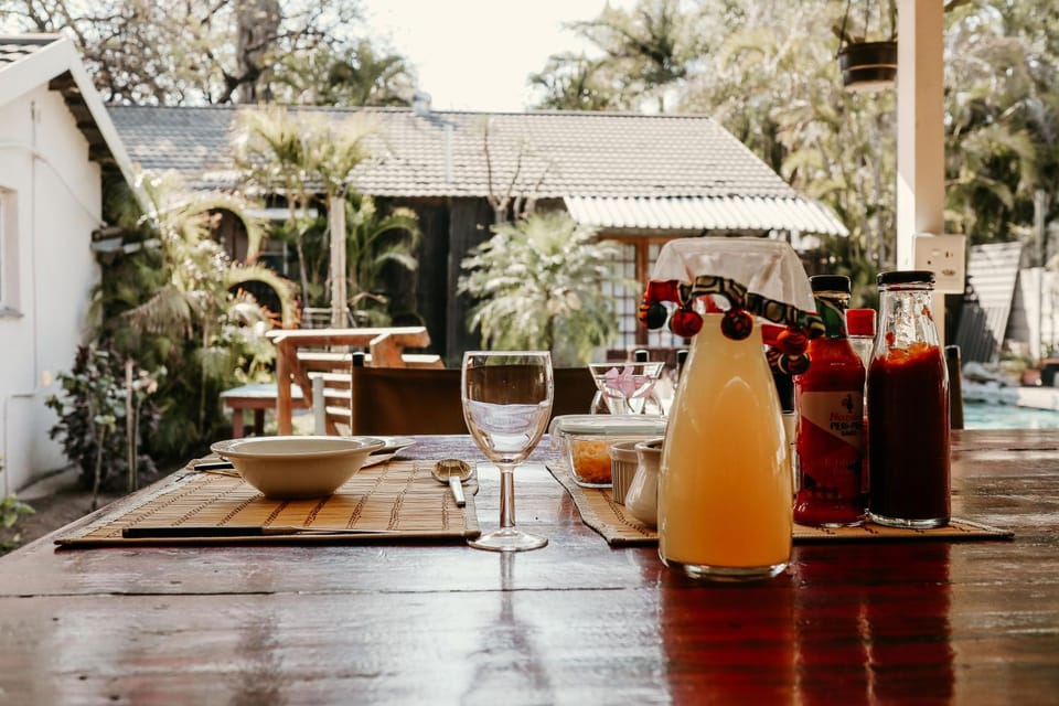 Patio, Food and drinks, Dining area, Breakfast
