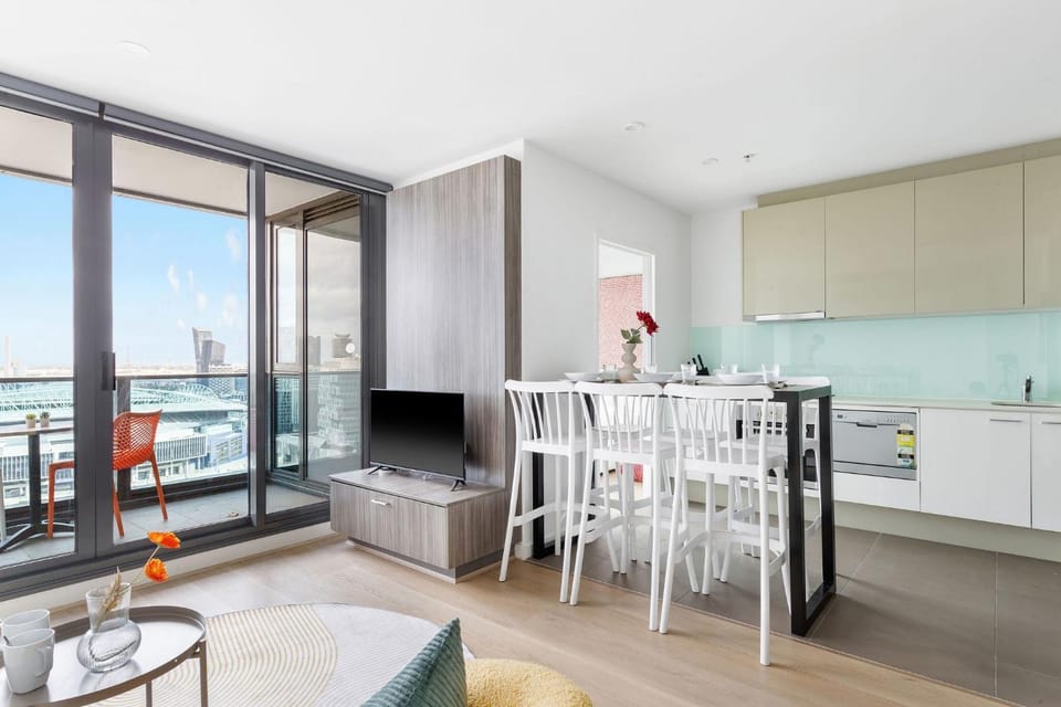A 2BR Apt with Harbour Views and FREE Parking Apartment in Melbourne