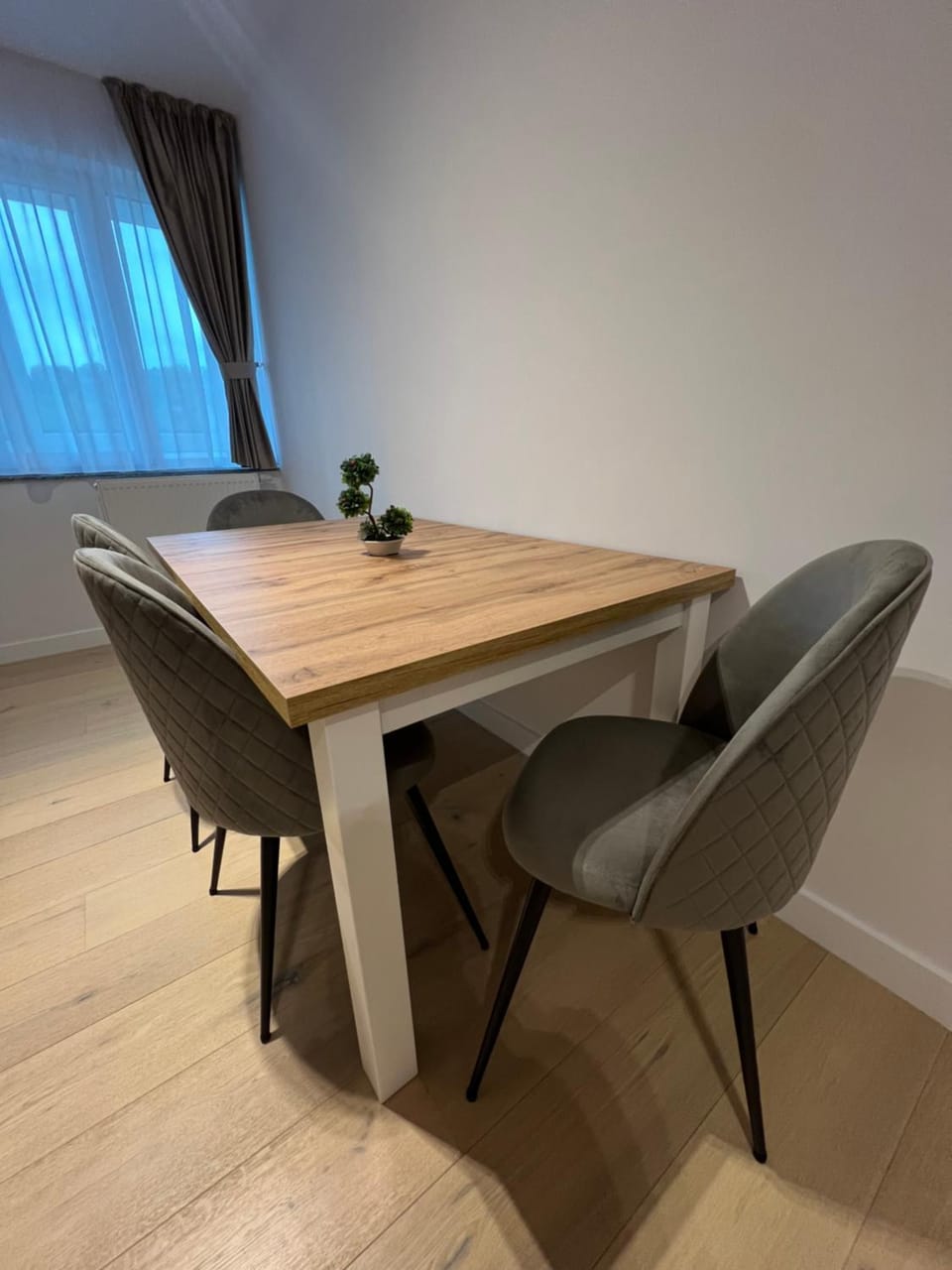 London Residence Deluxe 2-Bedroom Apartment in Romania