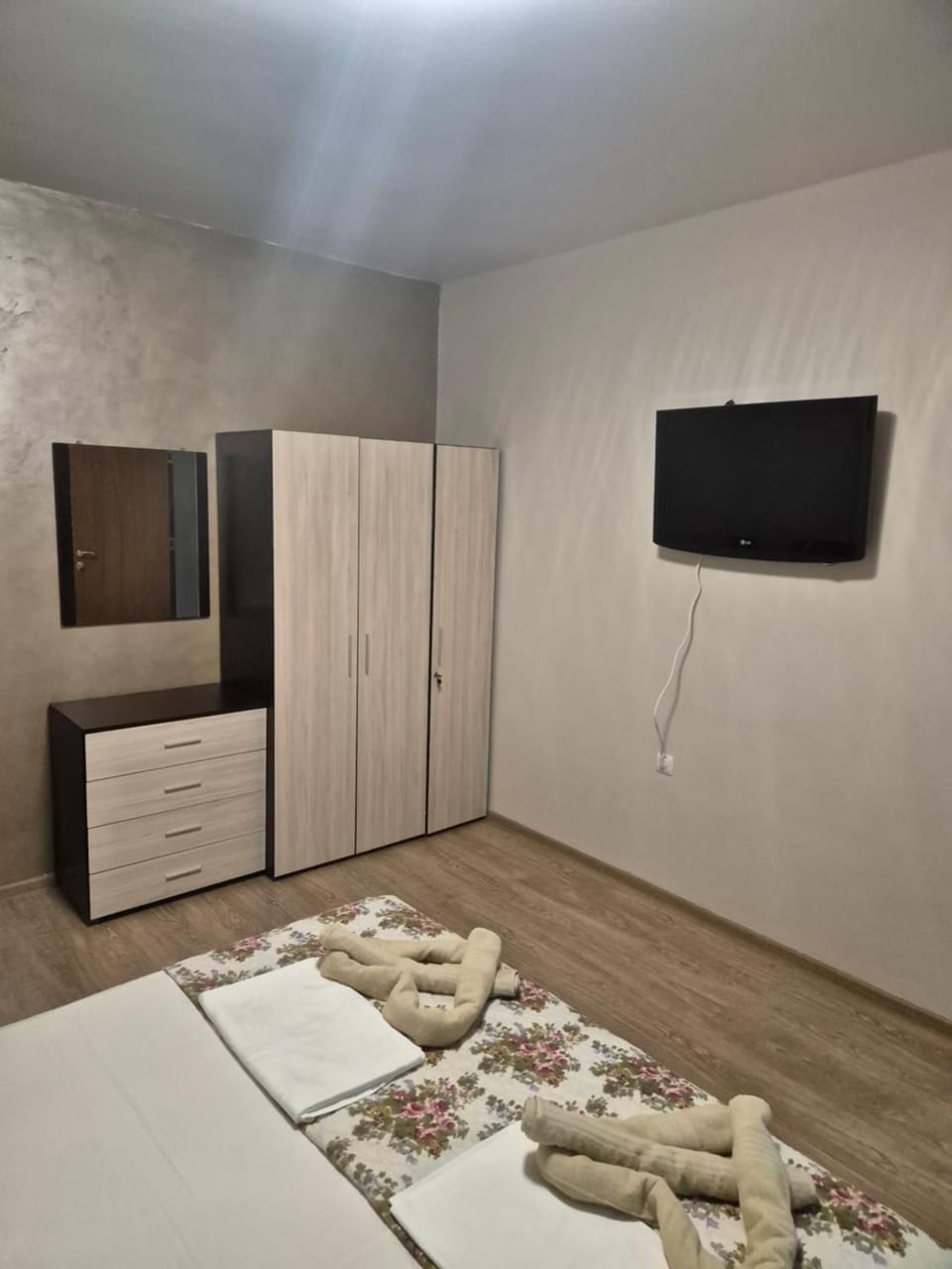 TV and multimedia, Photo of the whole room, wardrobe