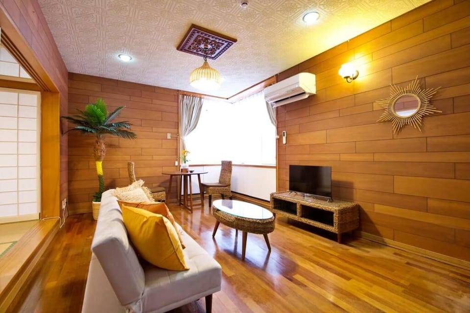 安里戸建て Apartment in Naha