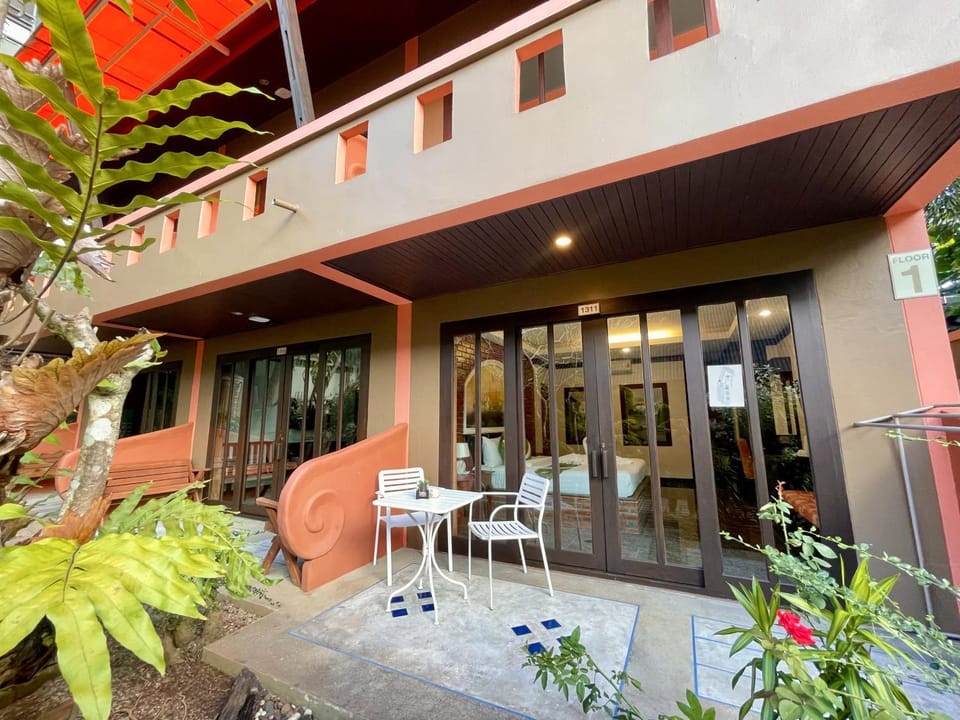 Property building, Patio, Balcony/Terrace, Garden view