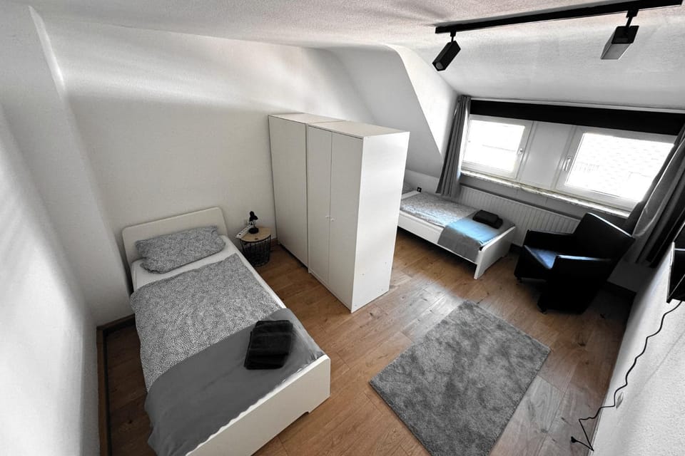 Bed, Photo of the whole room, Seating area, Bedroom