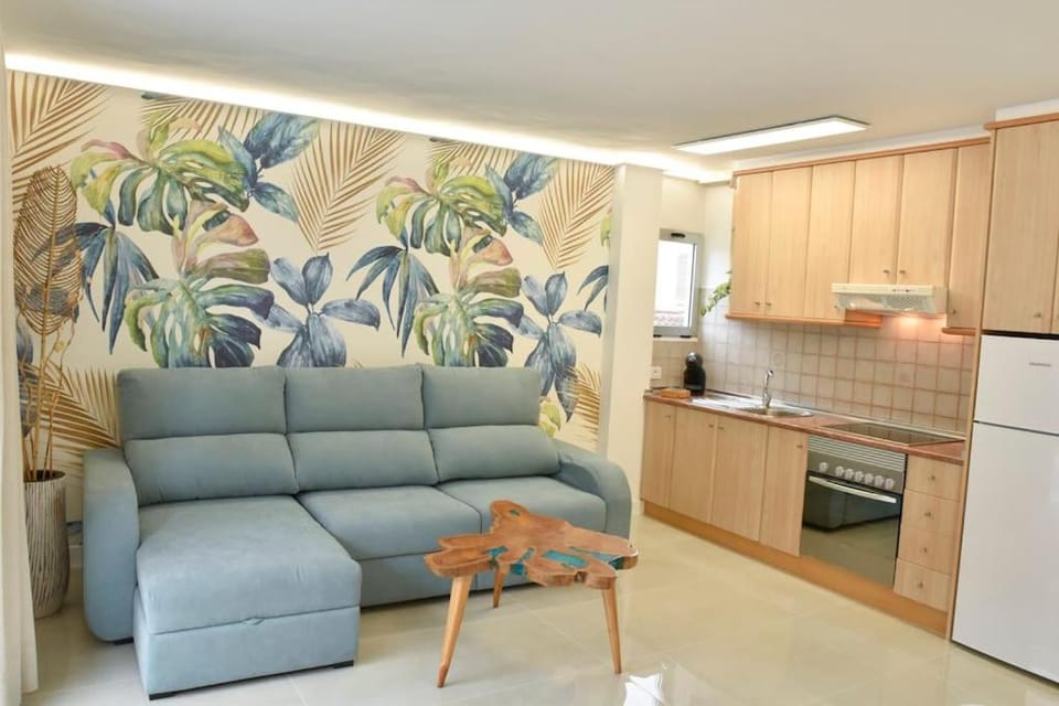 Kitchen or kitchenette, Living room, oven, stove