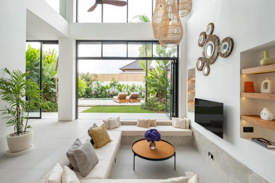 Communal lounge/ TV room, Living room