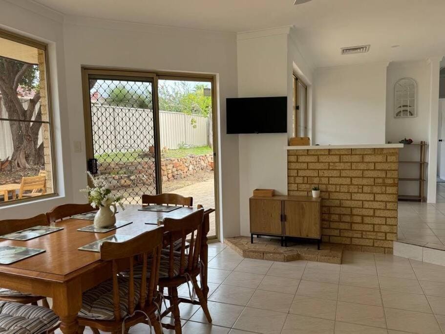 Welcome to Jim's Place! House in Joondalup