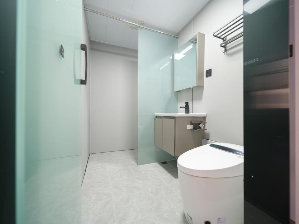 Shower, Toilet, Bathroom