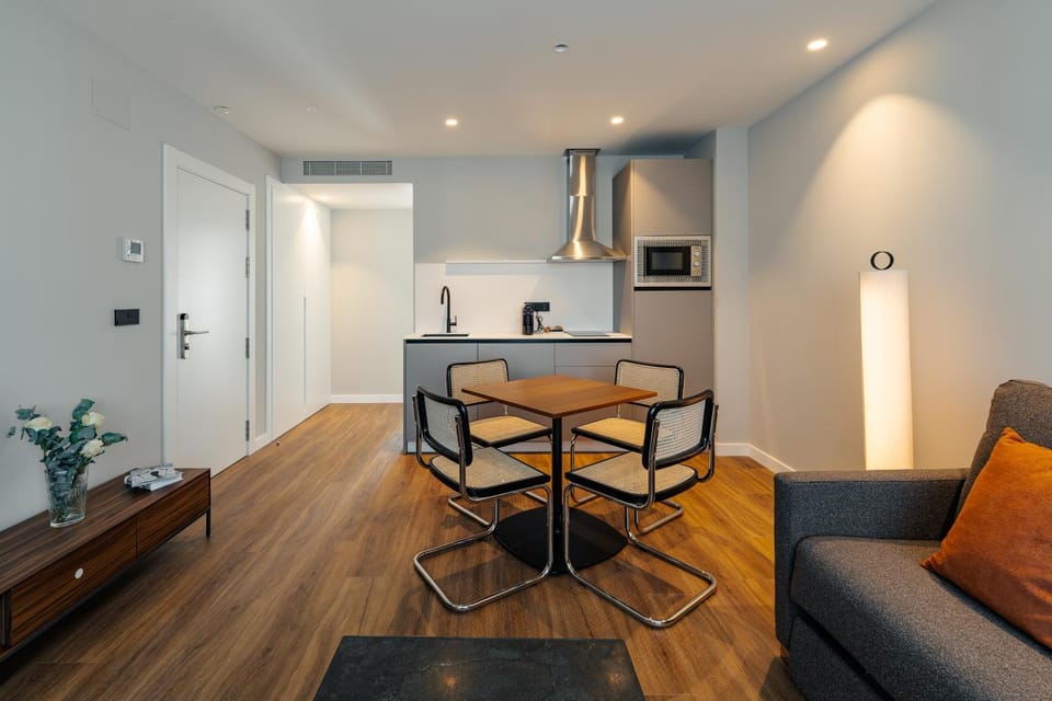 Kitchen or kitchenette, Living room