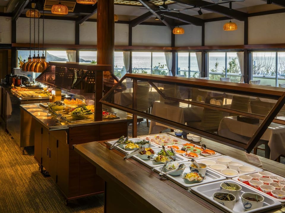 Restaurant/places to eat, Buffet breakfast