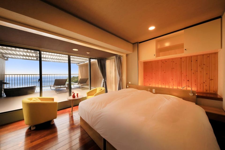 Garden, View (from property/room), Photo of the whole room, Bedroom, Pets, Sea view, Open Air Bath