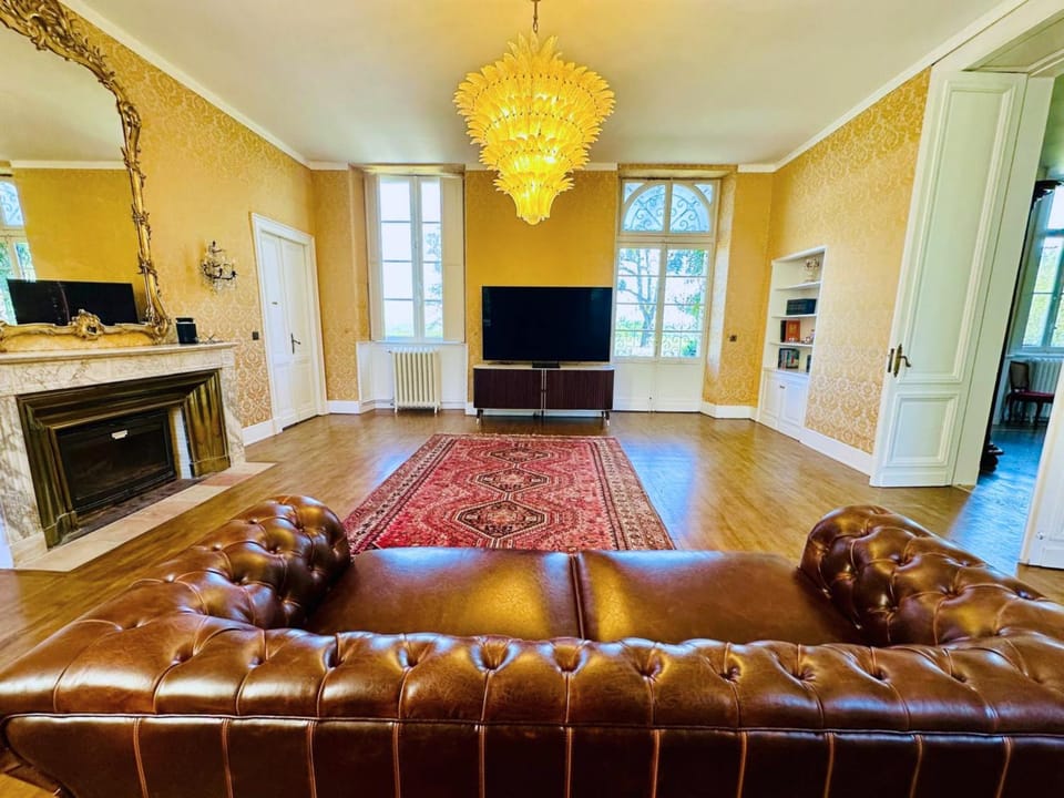 Communal lounge/ TV room, Living room