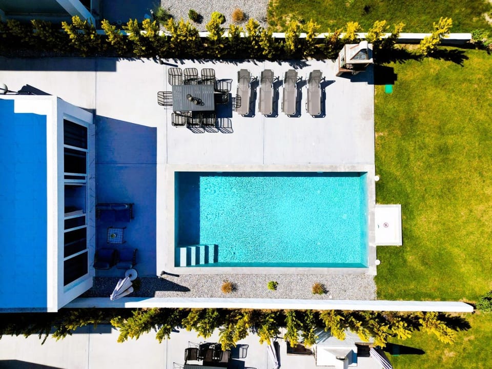Pool view, Swimming pool