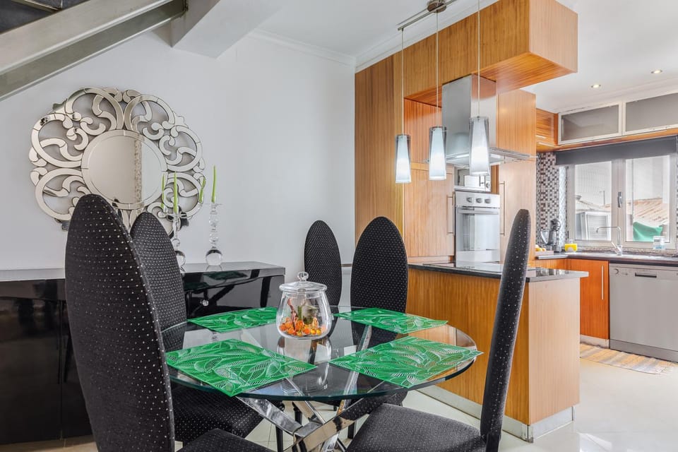 Property building, Kitchen or kitchenette, Living room