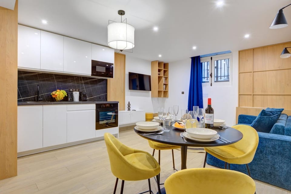 Dining area, microwave, oven, stove, toaster