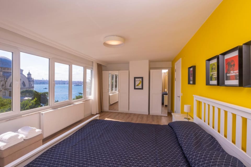 Bed, View (from property/room), Photo of the whole room, Bedroom, Landmark view, Sea view