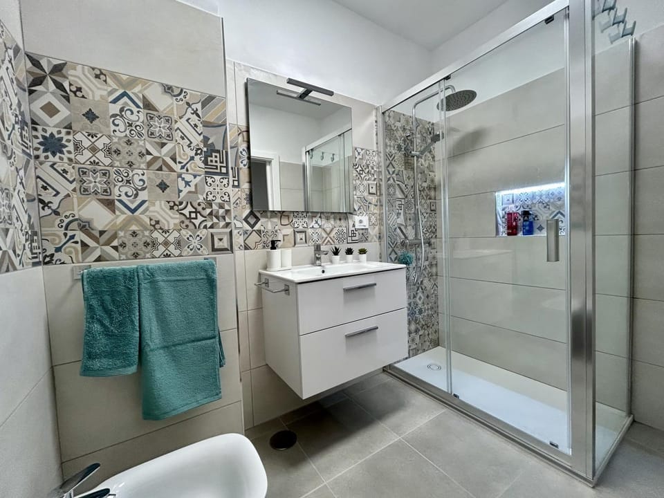 Shower, Bathroom