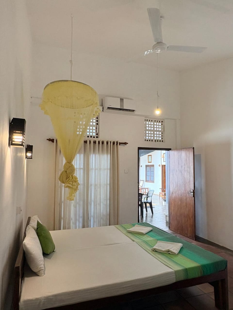 Curry Bowl Restaurant & Turtles Rest Bed and Breakfast in Hikkaduwa