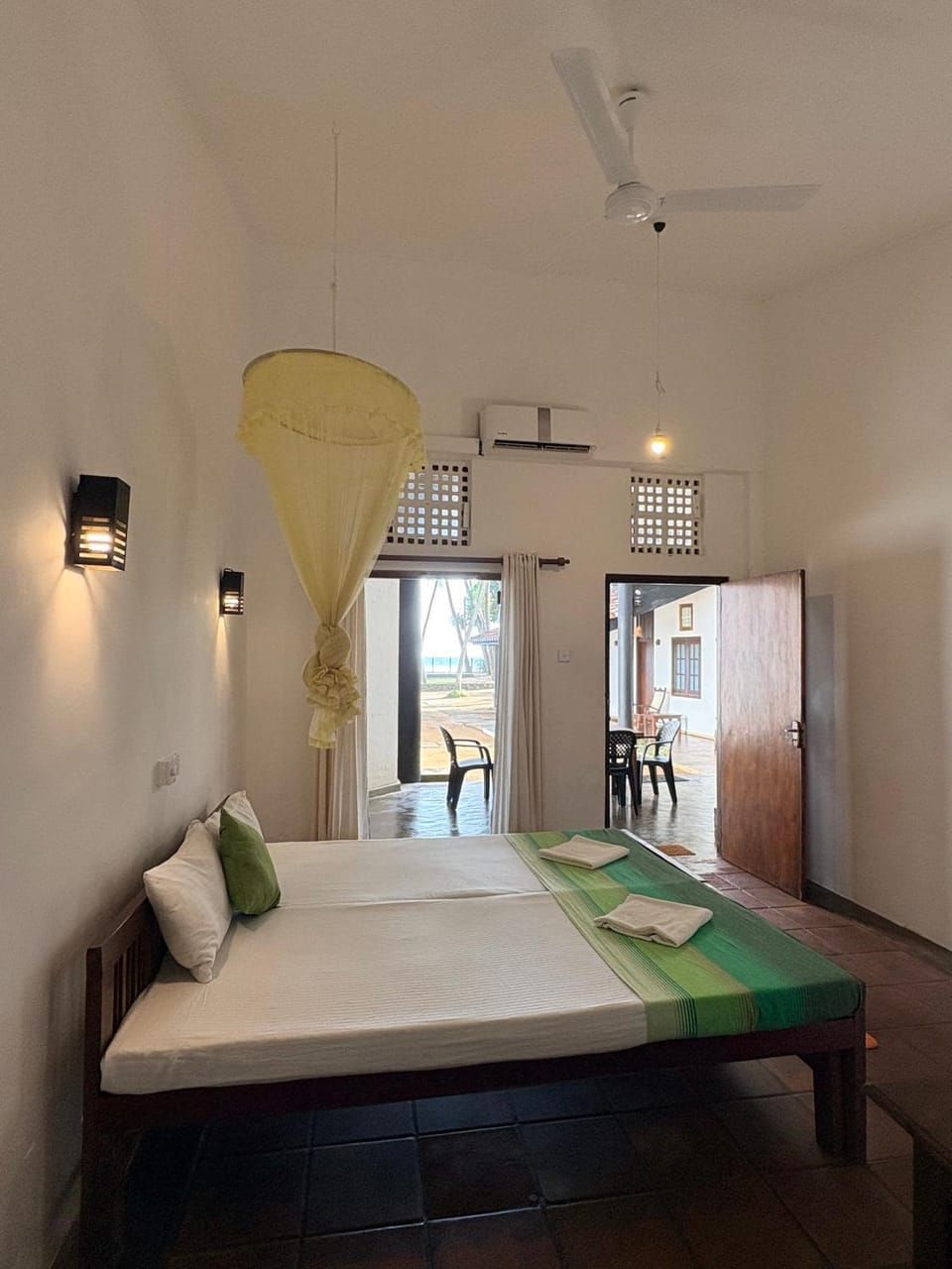 Curry Bowl Restaurant & Turtles Rest Bed and Breakfast in Hikkaduwa