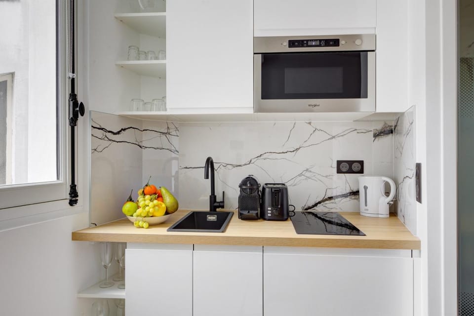 Coffee/tea facilities, Food and drinks, microwave, stove, toaster