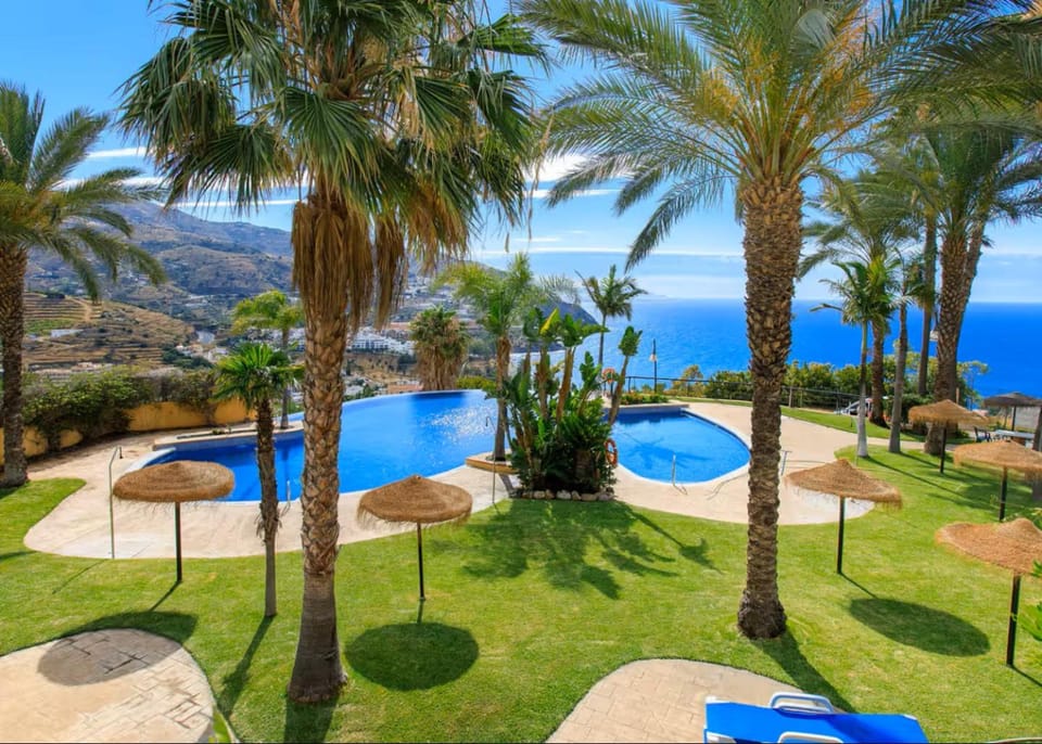 Mountain view, Pool view, Sea view, Swimming pool, Swimming pool
