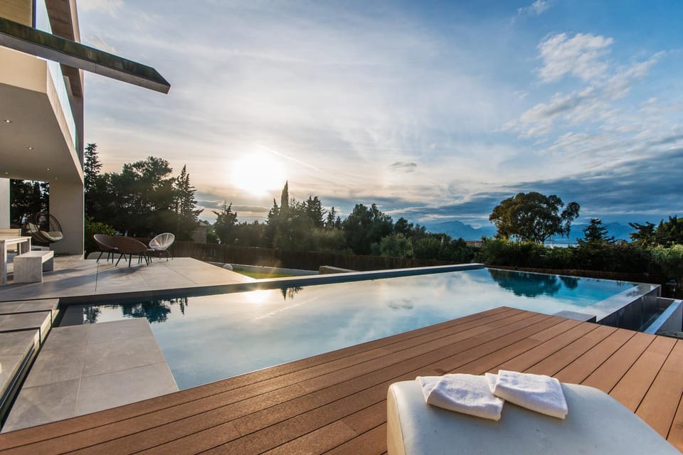 View (from property/room), Balcony/Terrace, Pool view