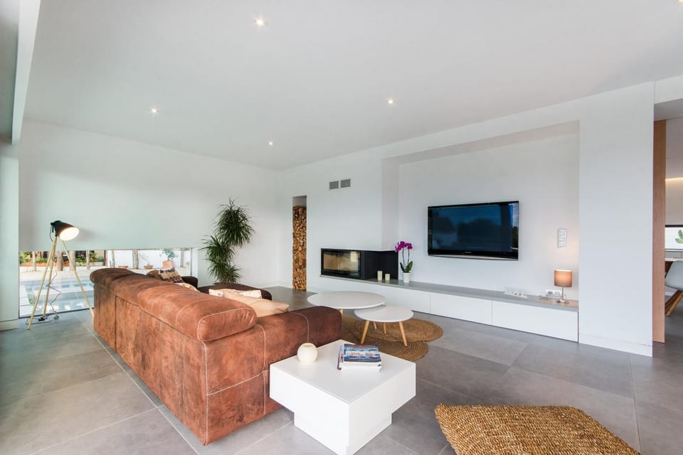 Communal lounge/ TV room, Living room