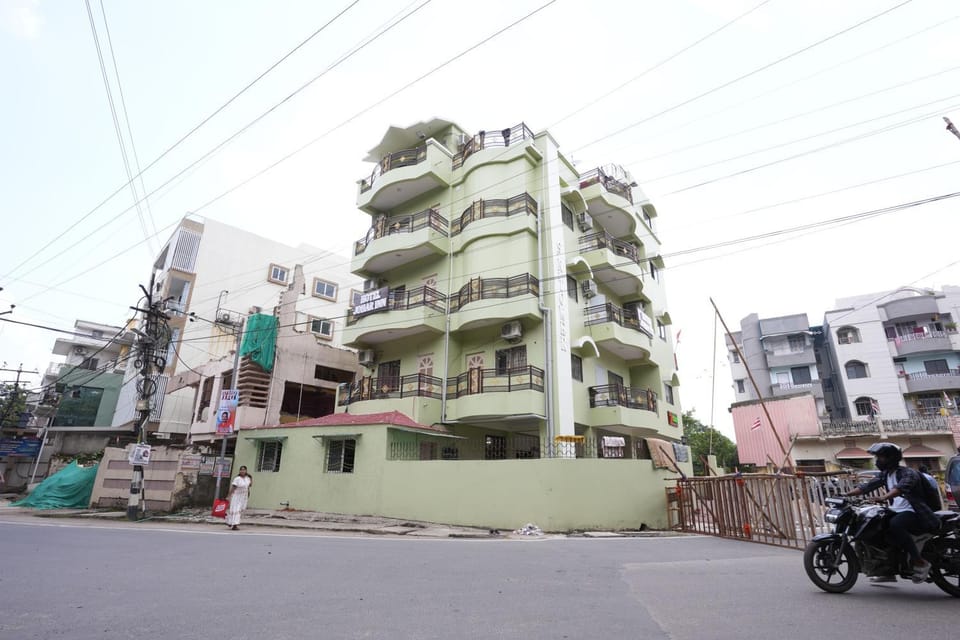 Property building, Day, Neighbourhood, City view, Street view, Location