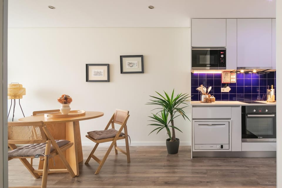 Kitchen or kitchenette, Dining area, dishwasher, oven, stove, toaster