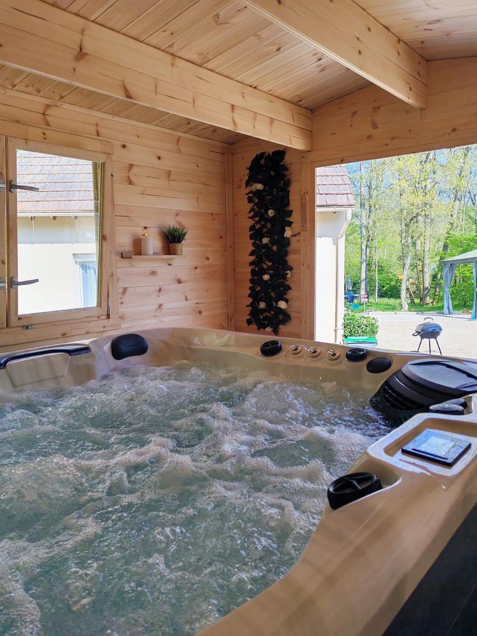 Hot Tub, Spa and wellness centre/facilities