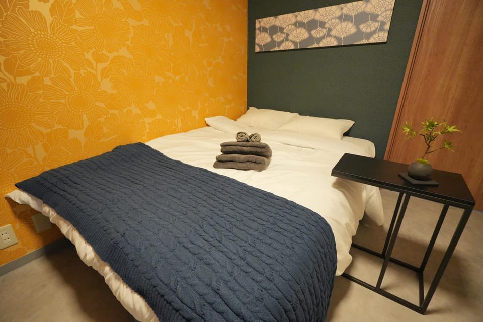 Bed, Decorative detail, Bedroom, towels, air conditioner