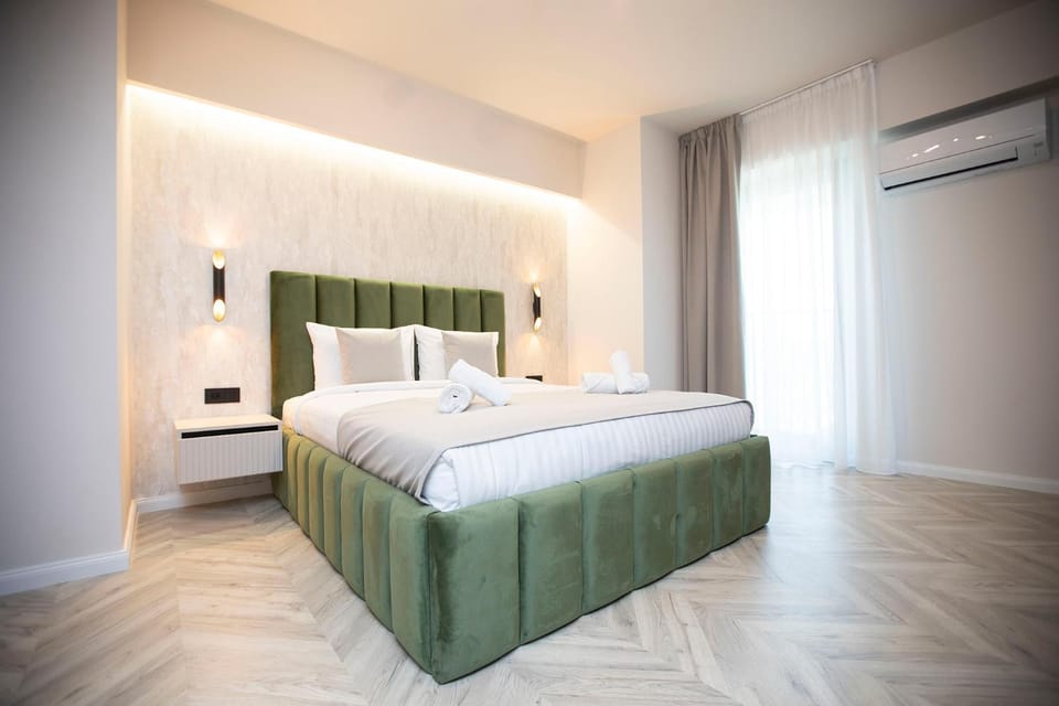 Photo of the whole room, Bedroom, air conditioner