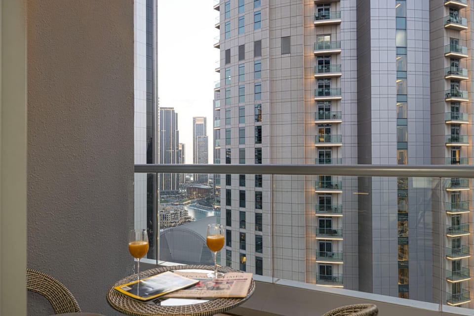 Damac Maison Mall Street 3 Bedroom Burj Khalifa view With Gym and Pool 1 minute walk to Dubai Mall Apartment in Dubai