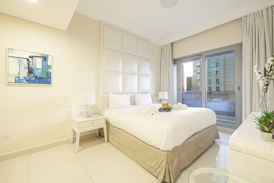 Damac Maison Mall Street 3 Bedroom Burj Khalifa view With Gym and Pool 1 minute walk to Dubai Mall Apartment in Dubai