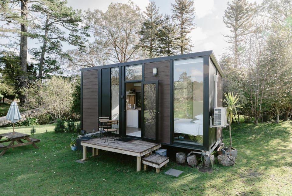 Golden Valley Retreat by Tiny Away House in Waikato