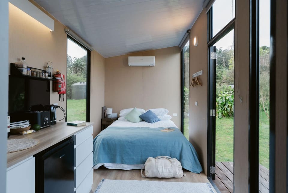 Golden Valley Retreat by Tiny Away House in Waikato