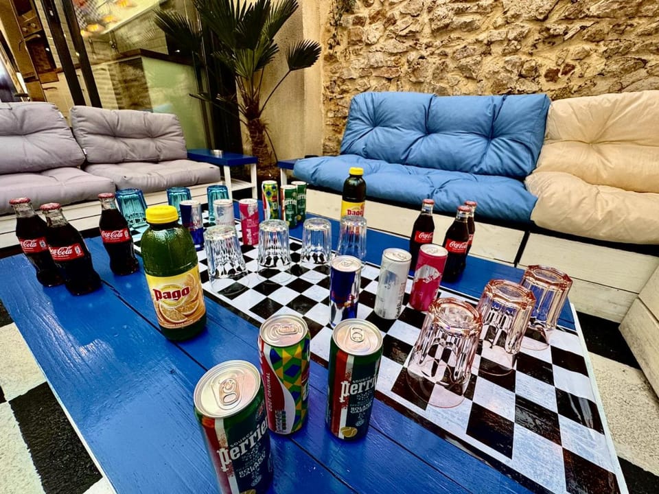Patio, Patio, Food and drinks, Seating area, Drinks