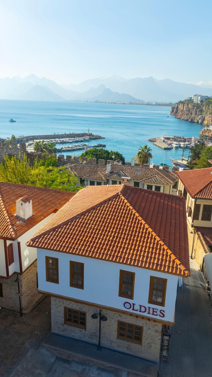 Property building, Sea view, Location