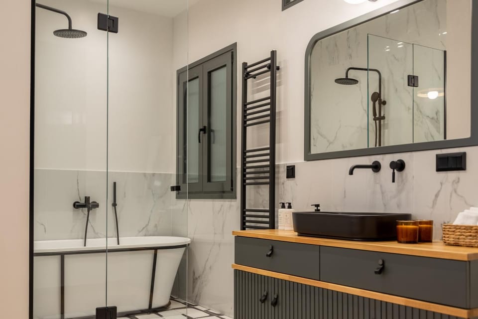 Bathroom, Bath