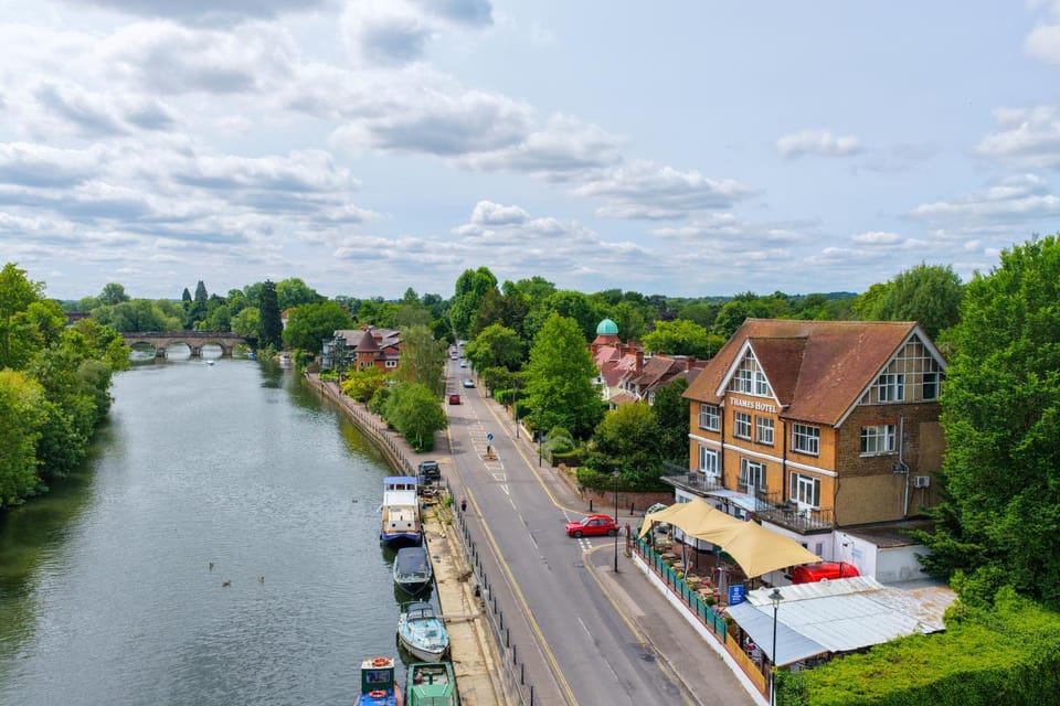 Property building, View (from property/room), City view, River view, Location, Parking
