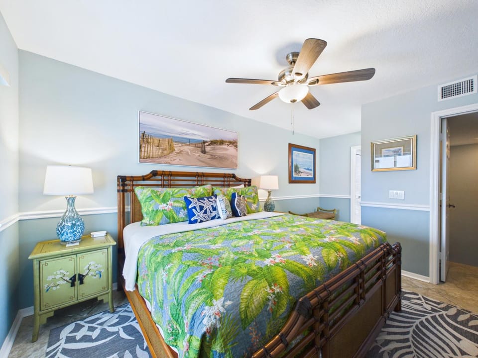 Royal Mansions, Ocean View Penthouse Condo House in Cape Canaveral