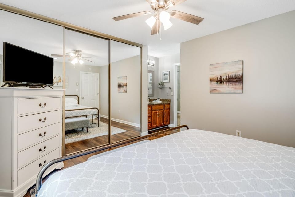 Brook Haven Condo - Downtown Blowing Rock Ground Floor Fully Stocked with 2 King Beds Apartment in Blowing Rock