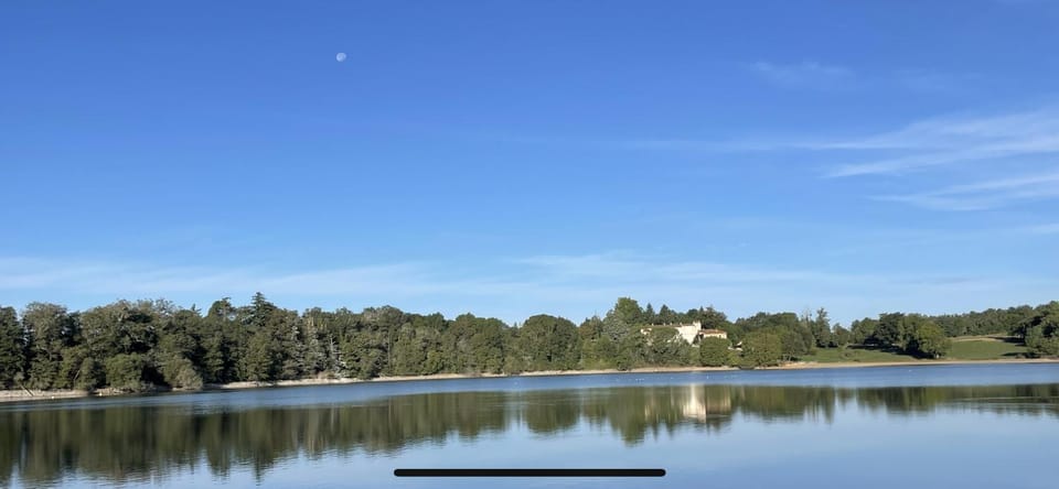 Gîte en bord de lac House in Pays de la Loire
