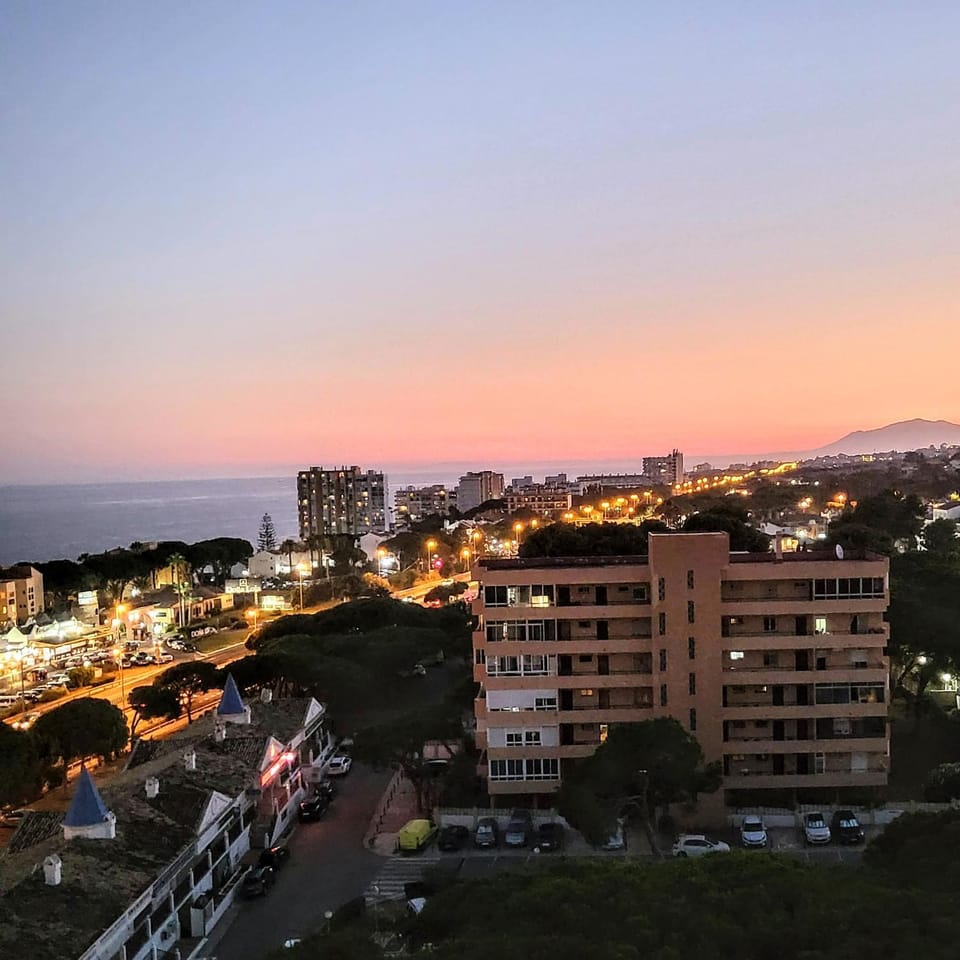 Neighbourhood, City view, Sea view, Location, Sunset